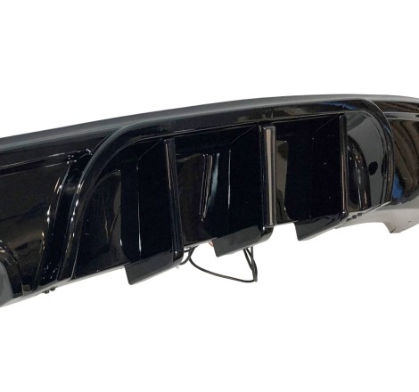 Diffuseur Arrière BMW E82 / E88 look M Performance Noir brillant Feu stop à led